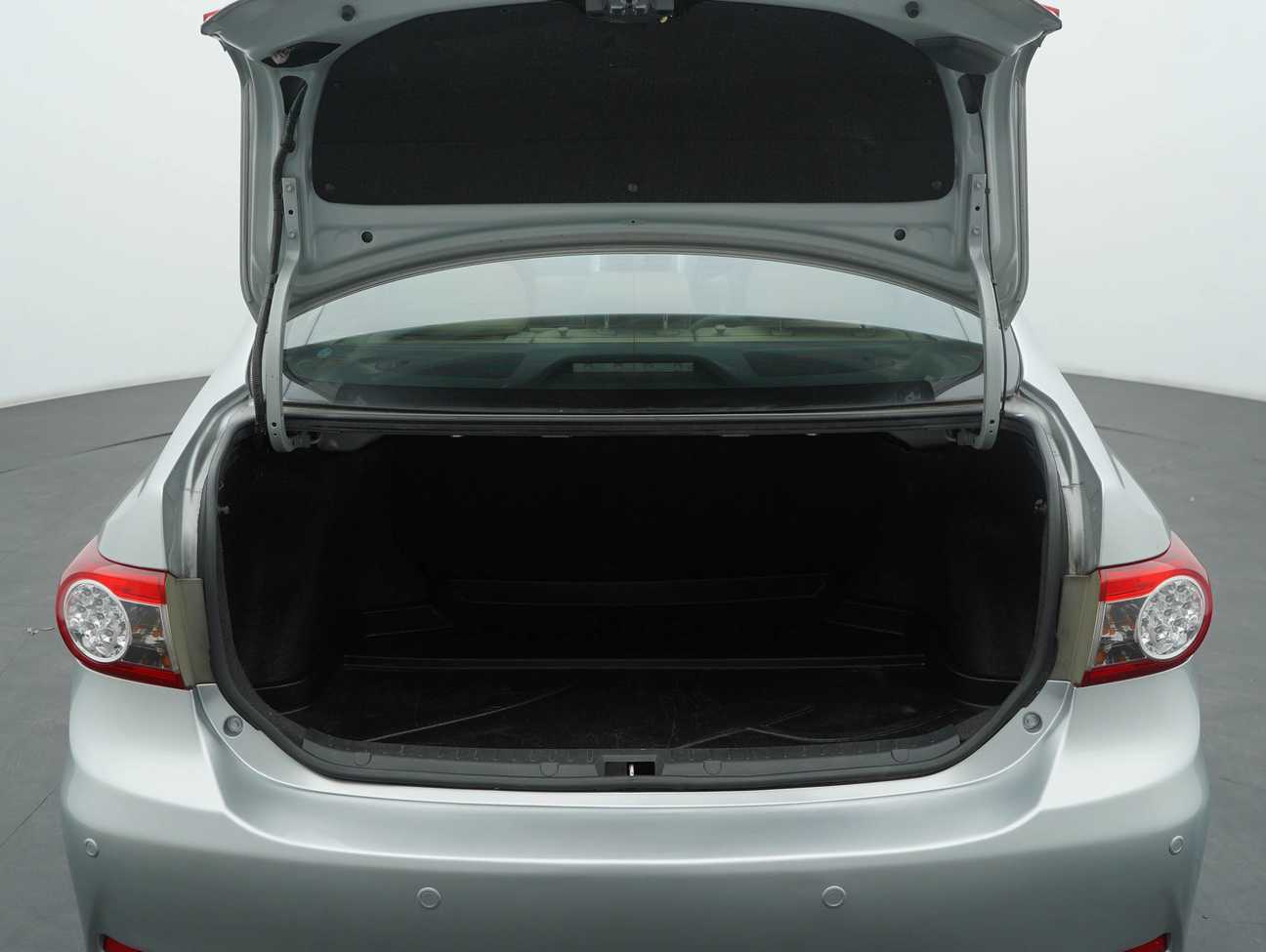 used 2013 Toyota Corolla Altis E 1.8