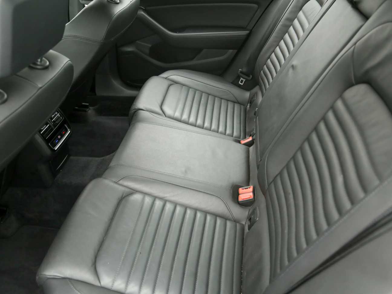 terpakai 2018 Volkswagen PASSAT  1.8