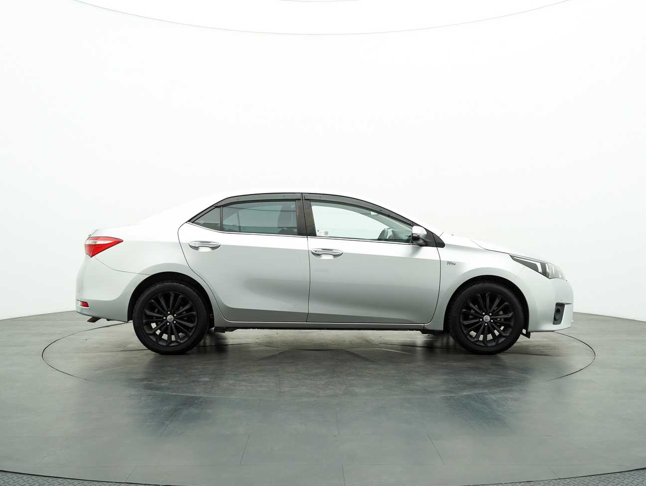 used 2014 Toyota Corolla Altis V 2.0