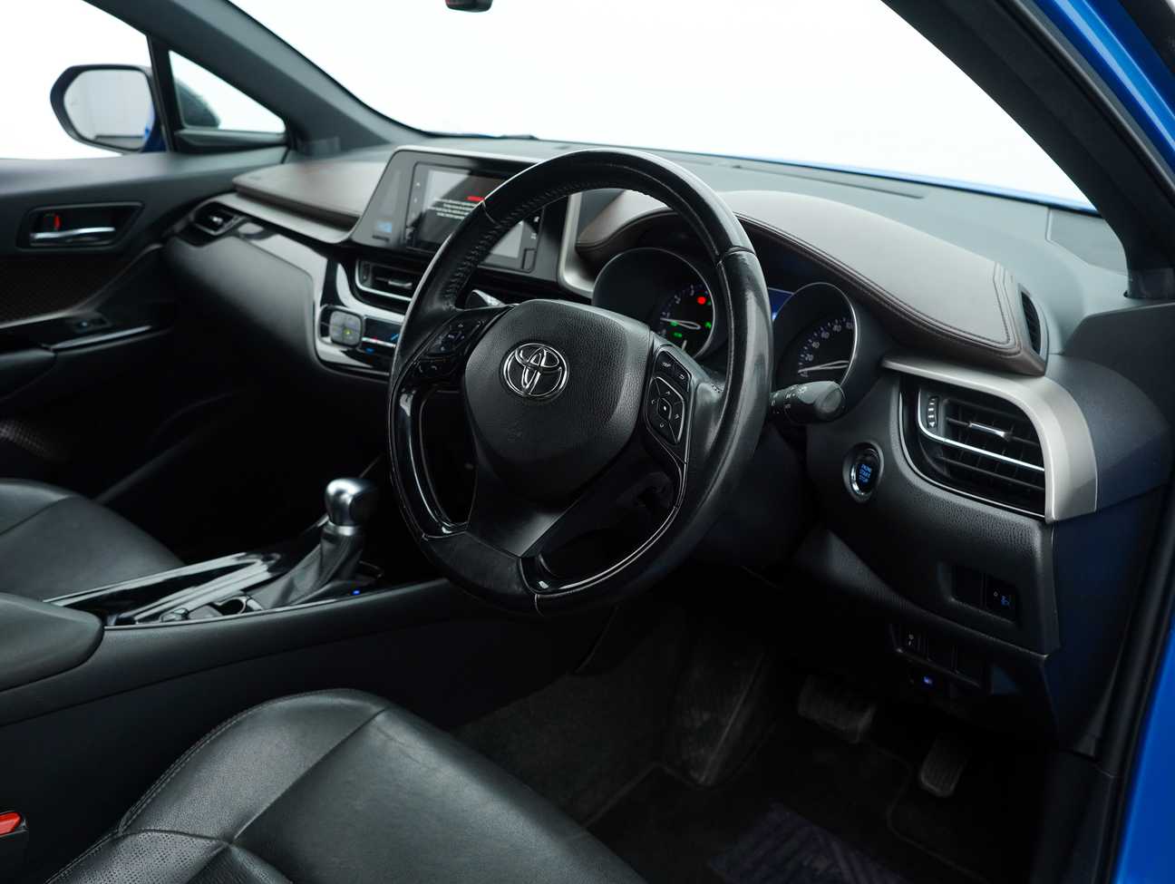 used 2019 Toyota C-HR  1.8