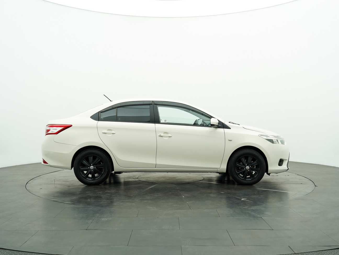 terpakai 2013 Toyota Vios J 1.5