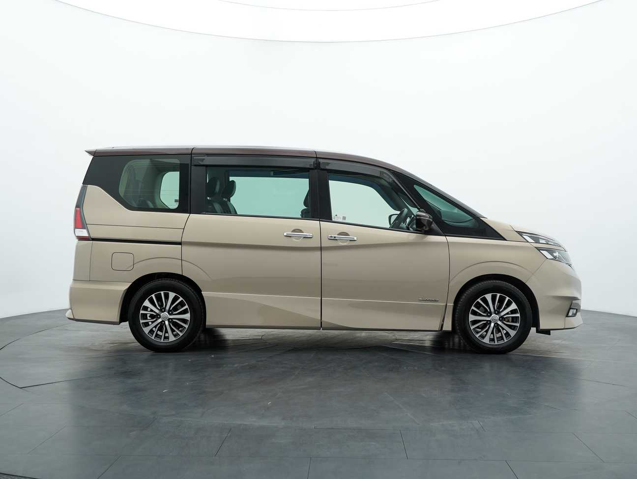 used 2020 Nissan Serena S-Hybrid High-Way Star Premium 2.0