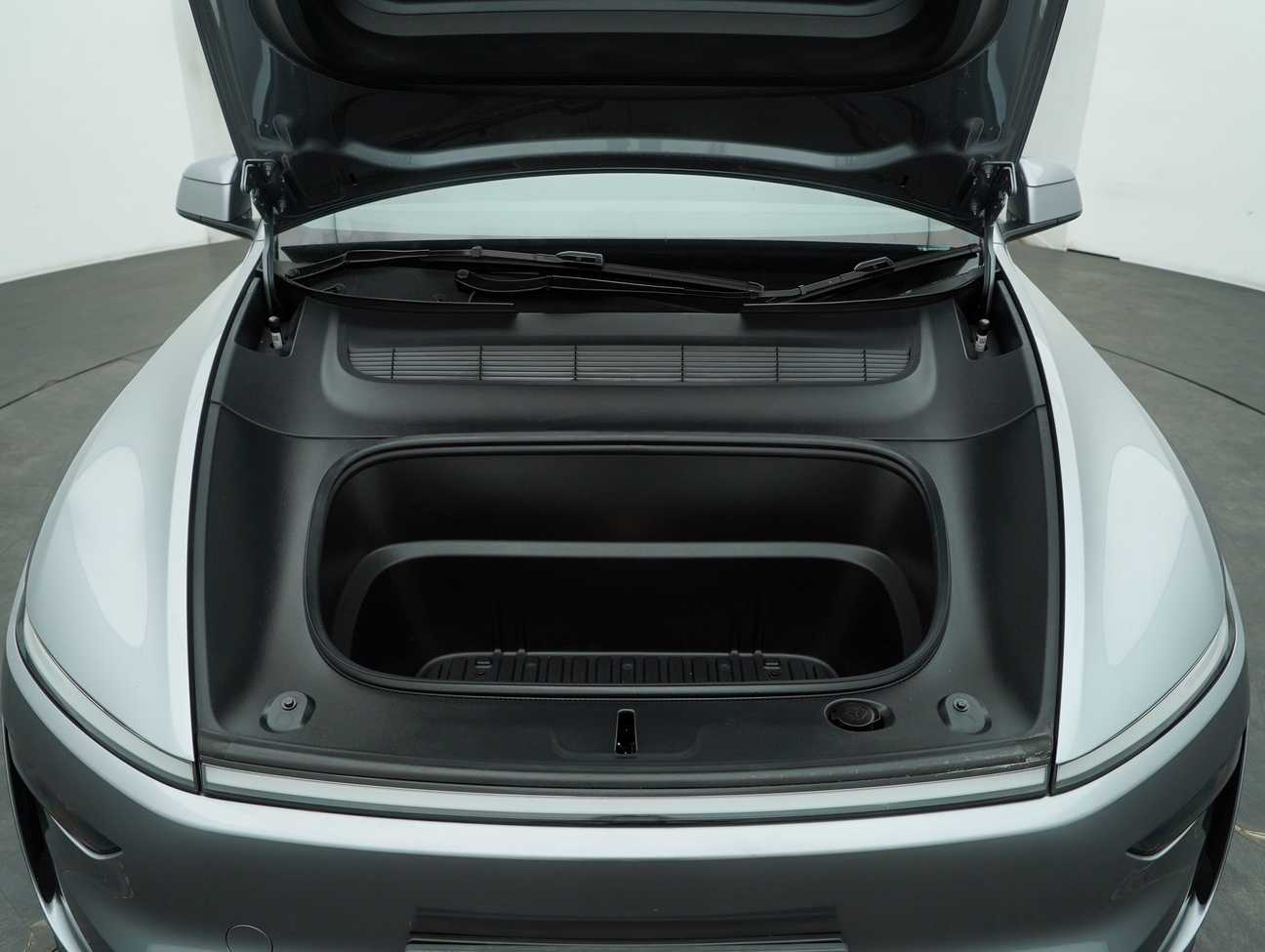 used 2025 Tesla Model Y Standard Range 