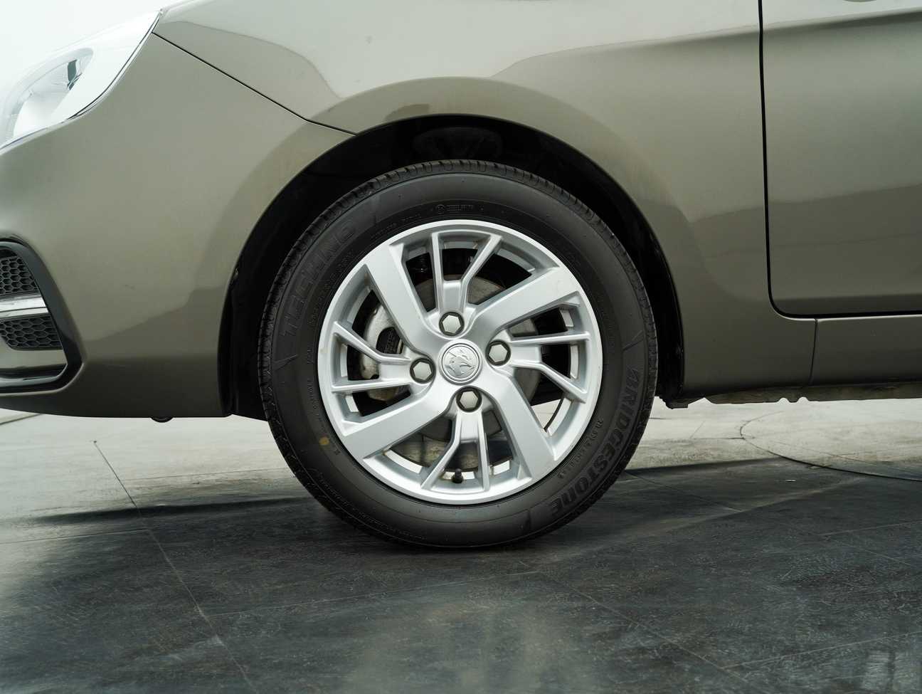 terpakai 2022 Proton Saga Premium 1.3