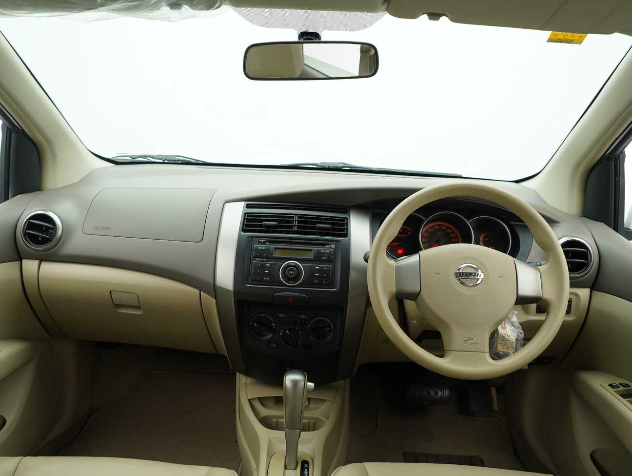 used 2010 Nissan Grand Livina Luxury 1.6