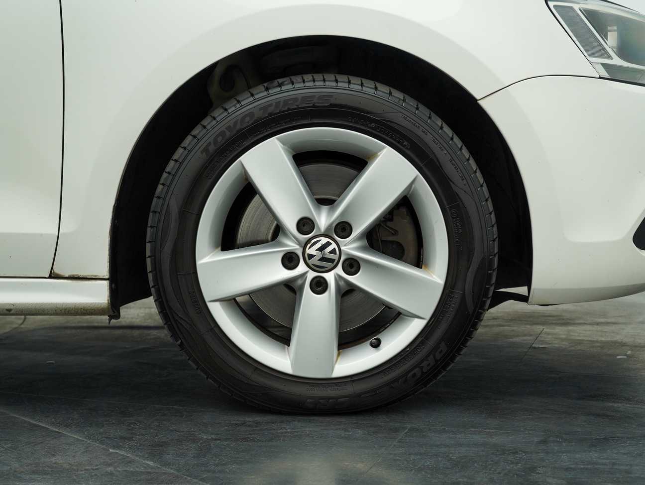 terpakai 2014 Volkswagen Jetta TSI 1.4