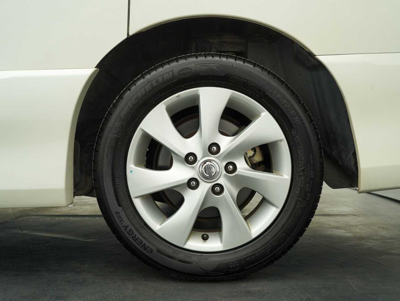 used 2013 Nissan Serena S-Hybrid High-Way Star 2.0