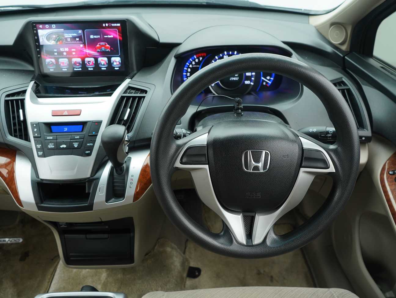 terpakai 2012 Honda Odyssey M 2.4