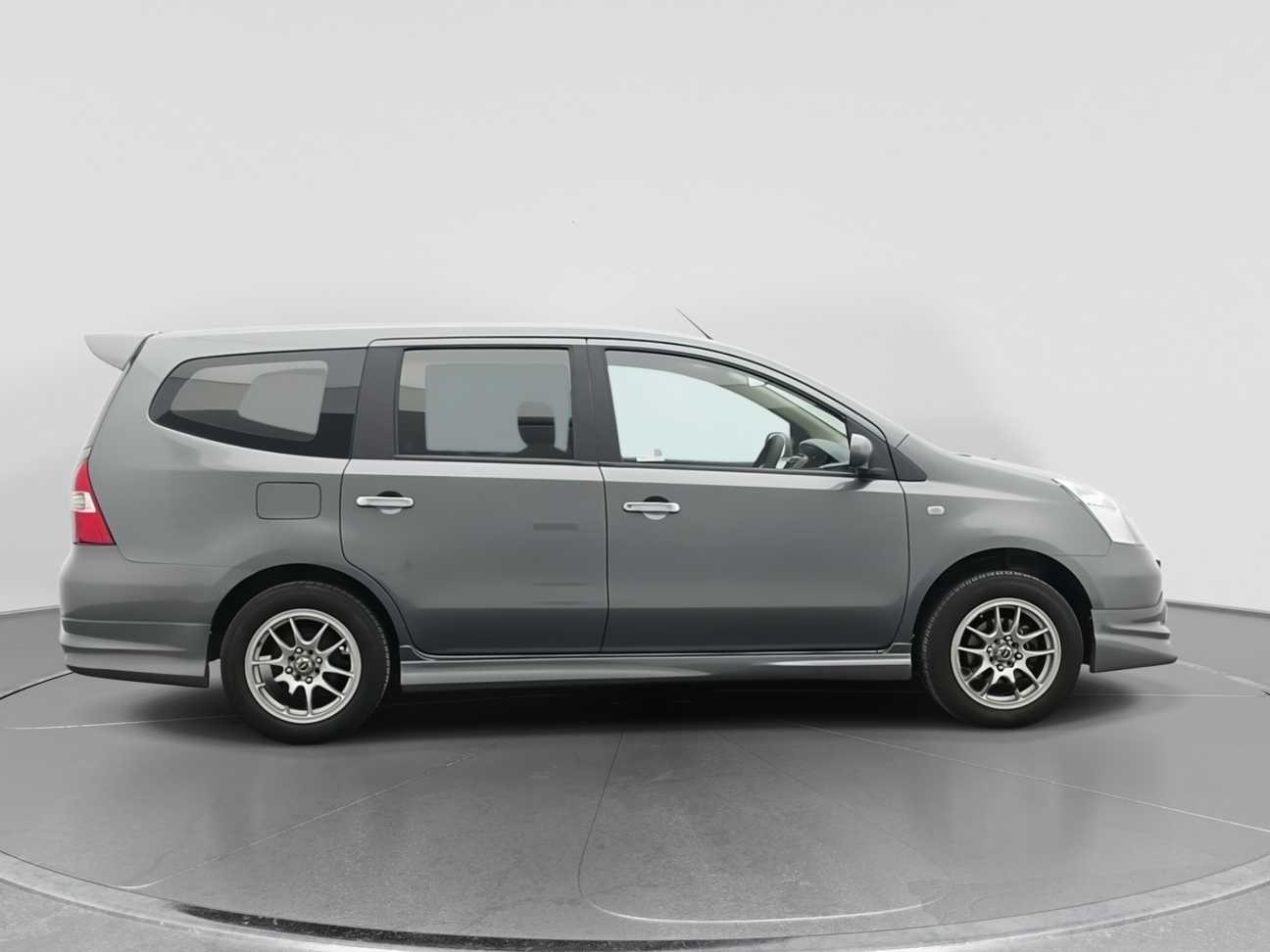 used 2012 Nissan Grand Livina ST-L Comfort 1.6