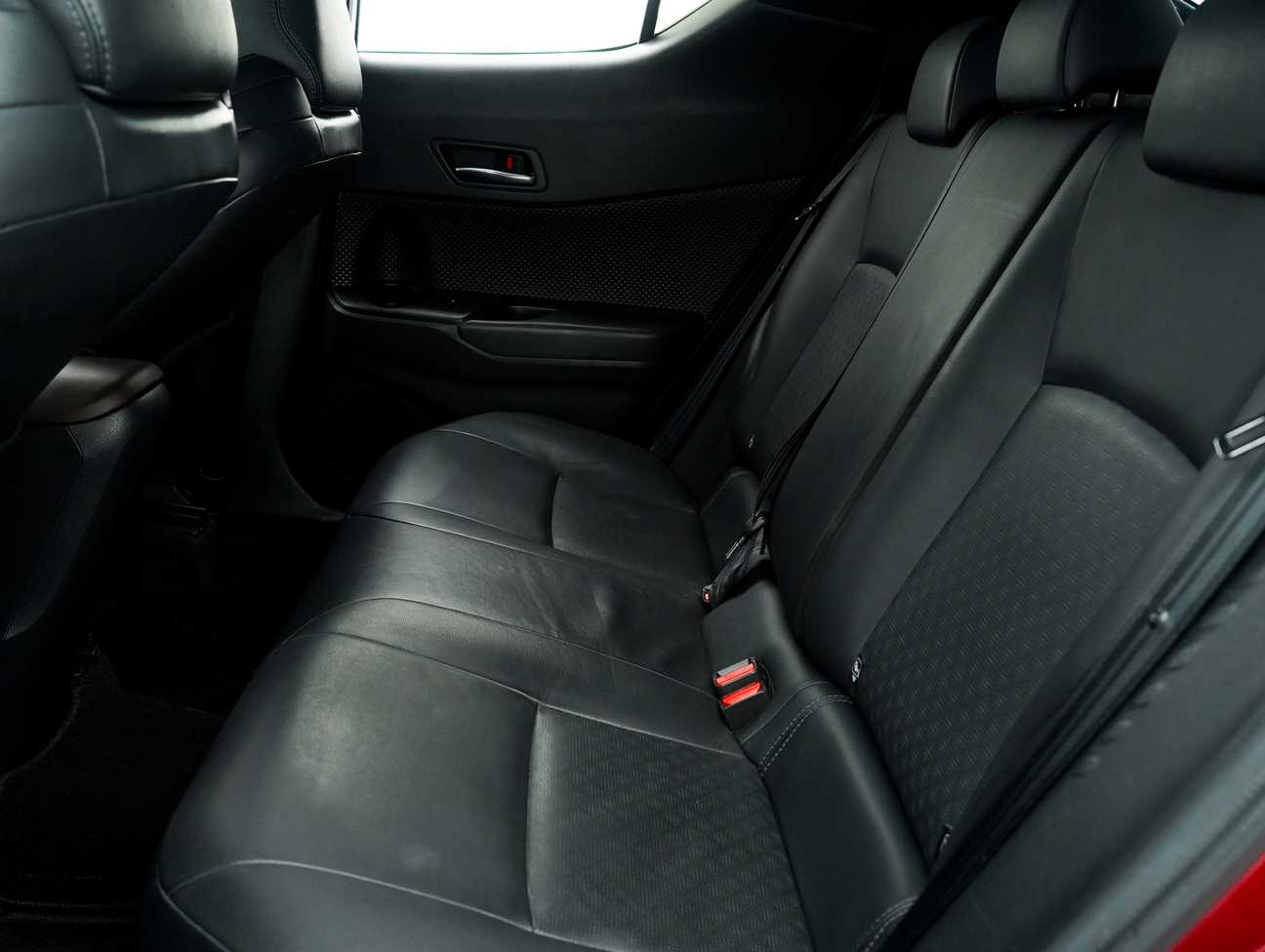 used 2020 Toyota C-HR  1.8