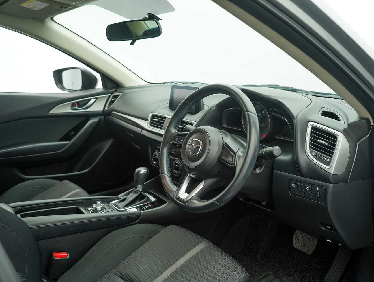 terpakai 2017 Mazda 3 SKYACTIV-G GL 2.0