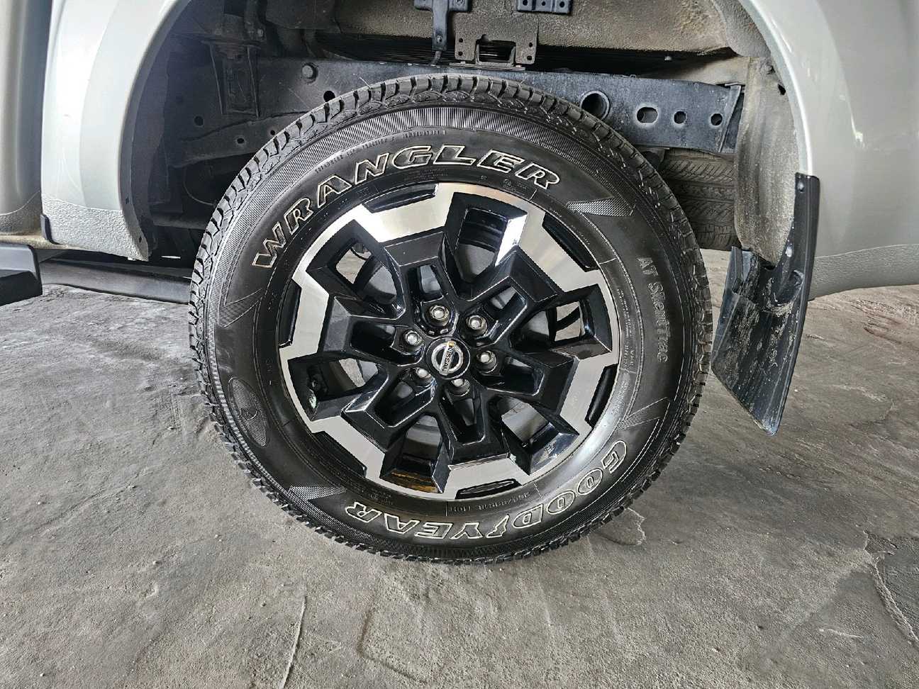 terpakai 2022 Nissan Navara VL Dual Cab 2.5