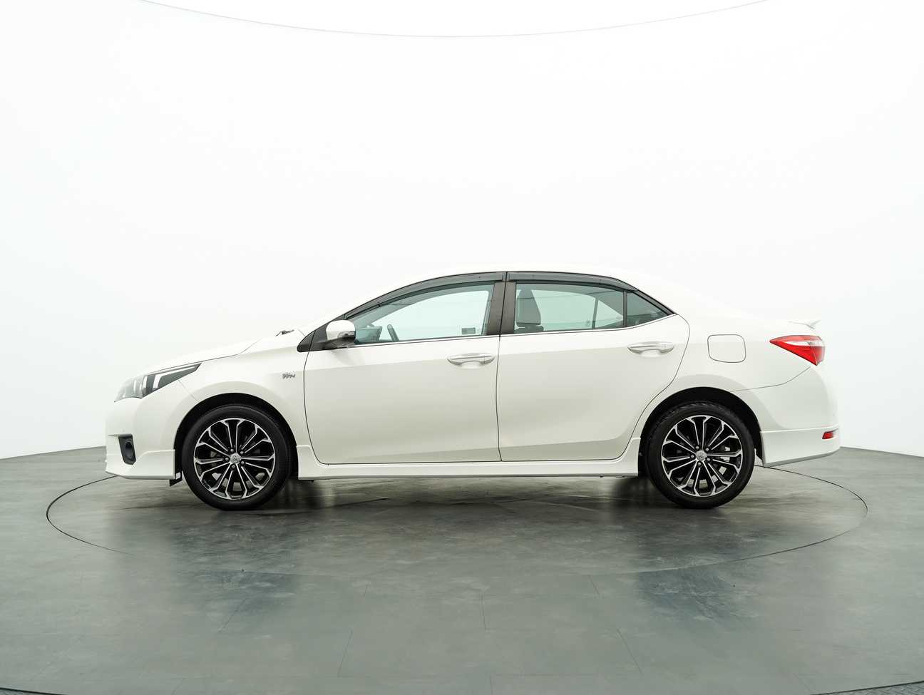 used 2016 Toyota Corolla Altis V 2.0