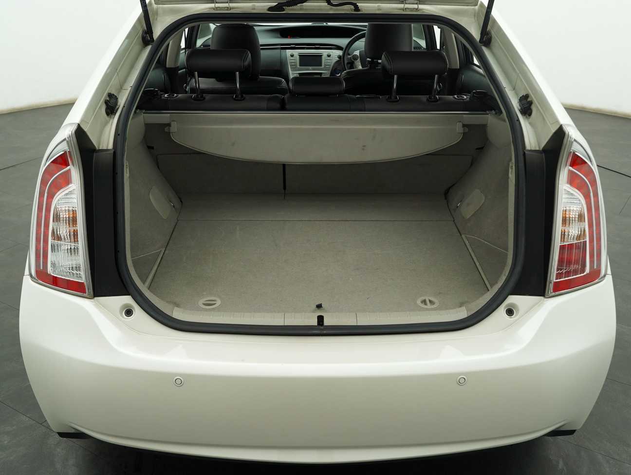 used 2013 Toyota Prius Luxury 1.8