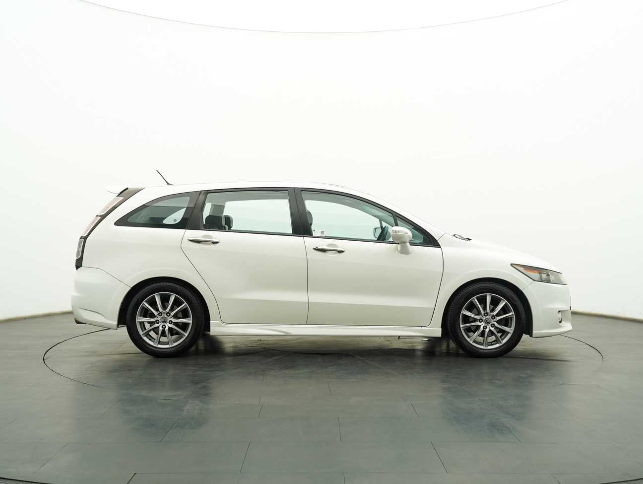 used 2013 Honda Stream RSZ 1.8