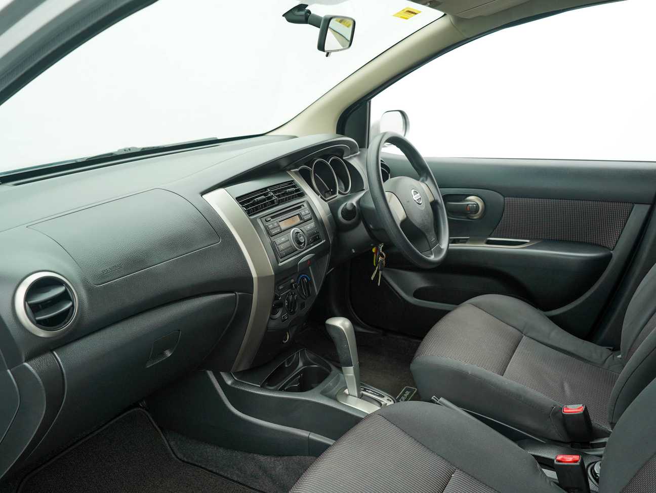 used 2013 Nissan LIVINA X-GEAR 1.6