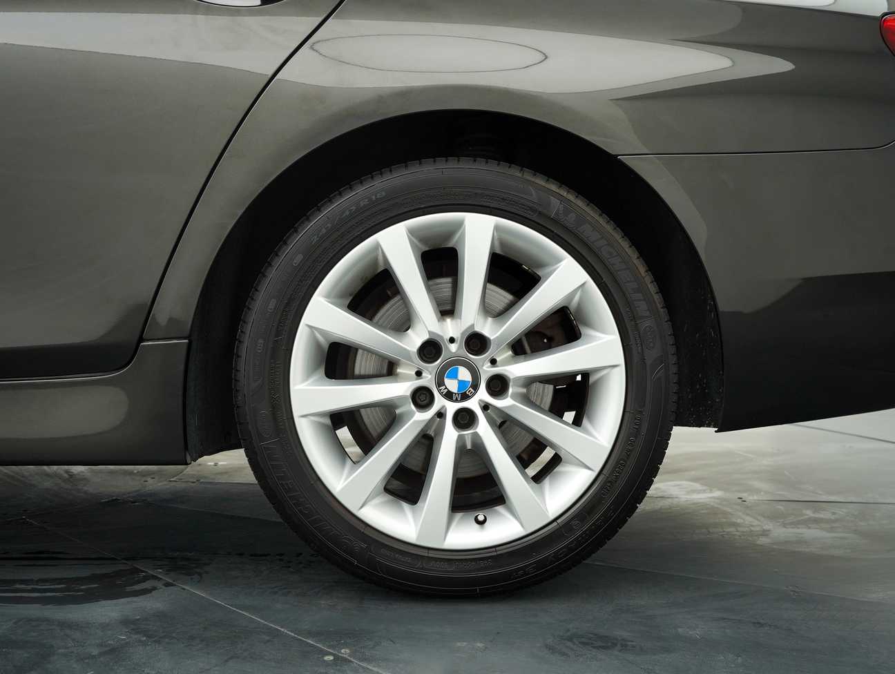 terpakai 2014 BMW 520i  2.0