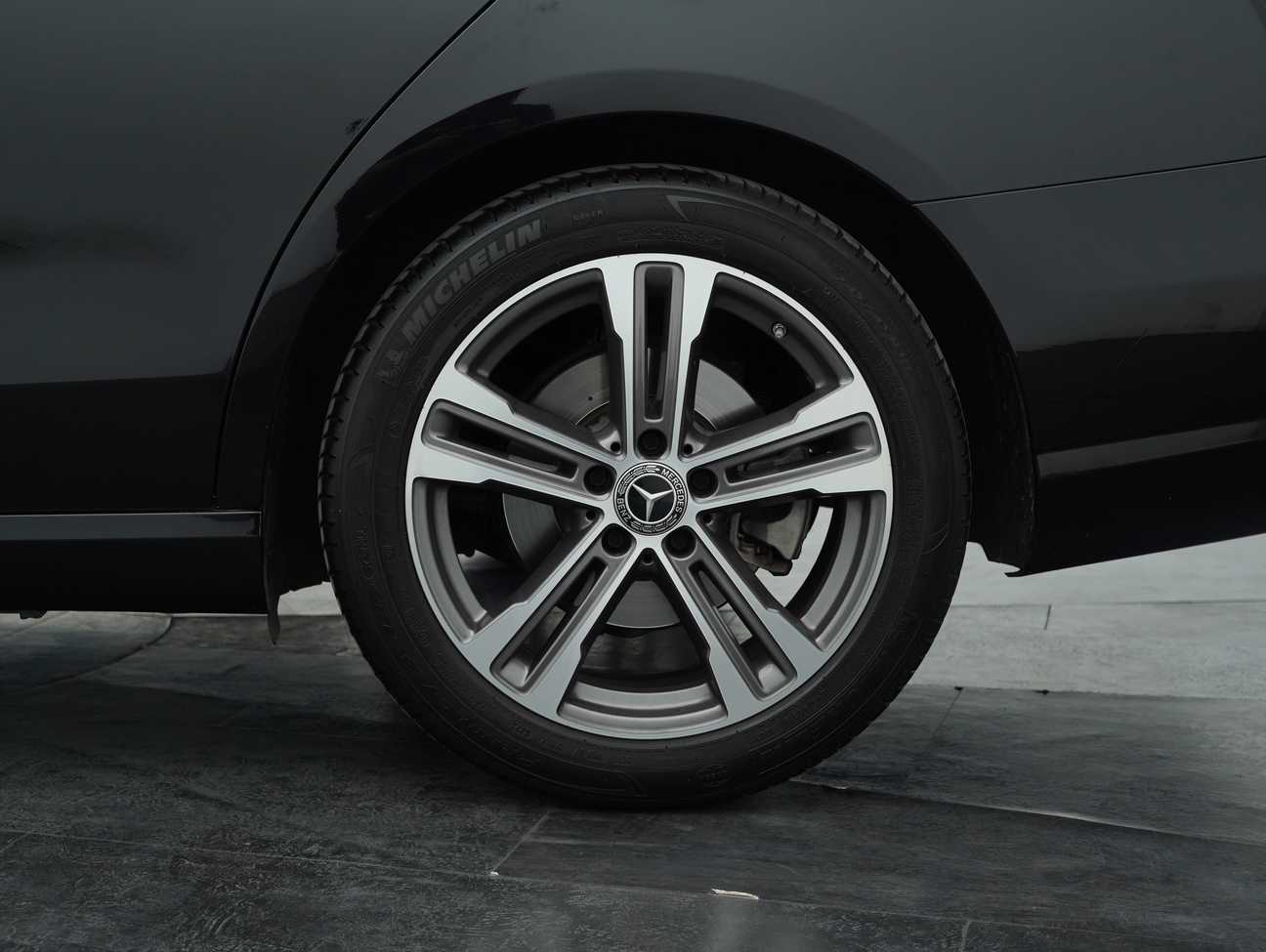 used 2023 Mercedes-Benz E200 Avantgarde 2.0