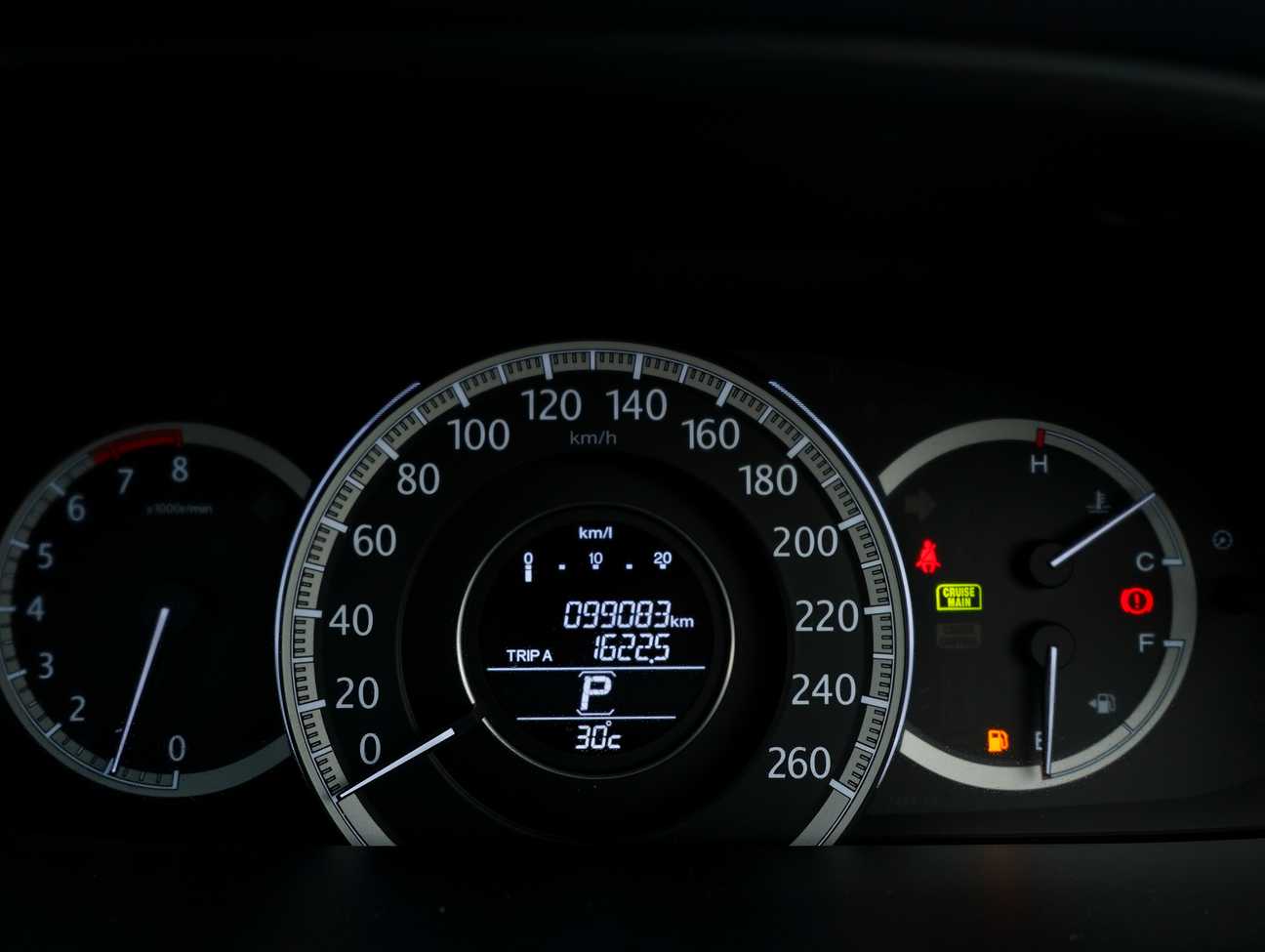 terpakai 2014 Honda ACCORD VTI-L 2.0