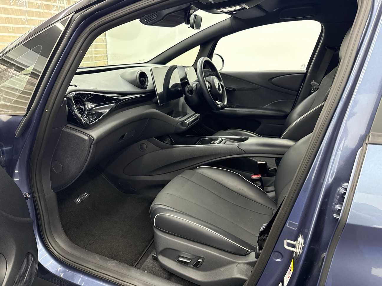 terpakai 2023 BYD Dolphin Premium 