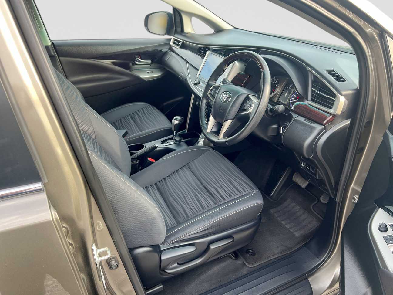 used 2021 Toyota Innova G 2.0