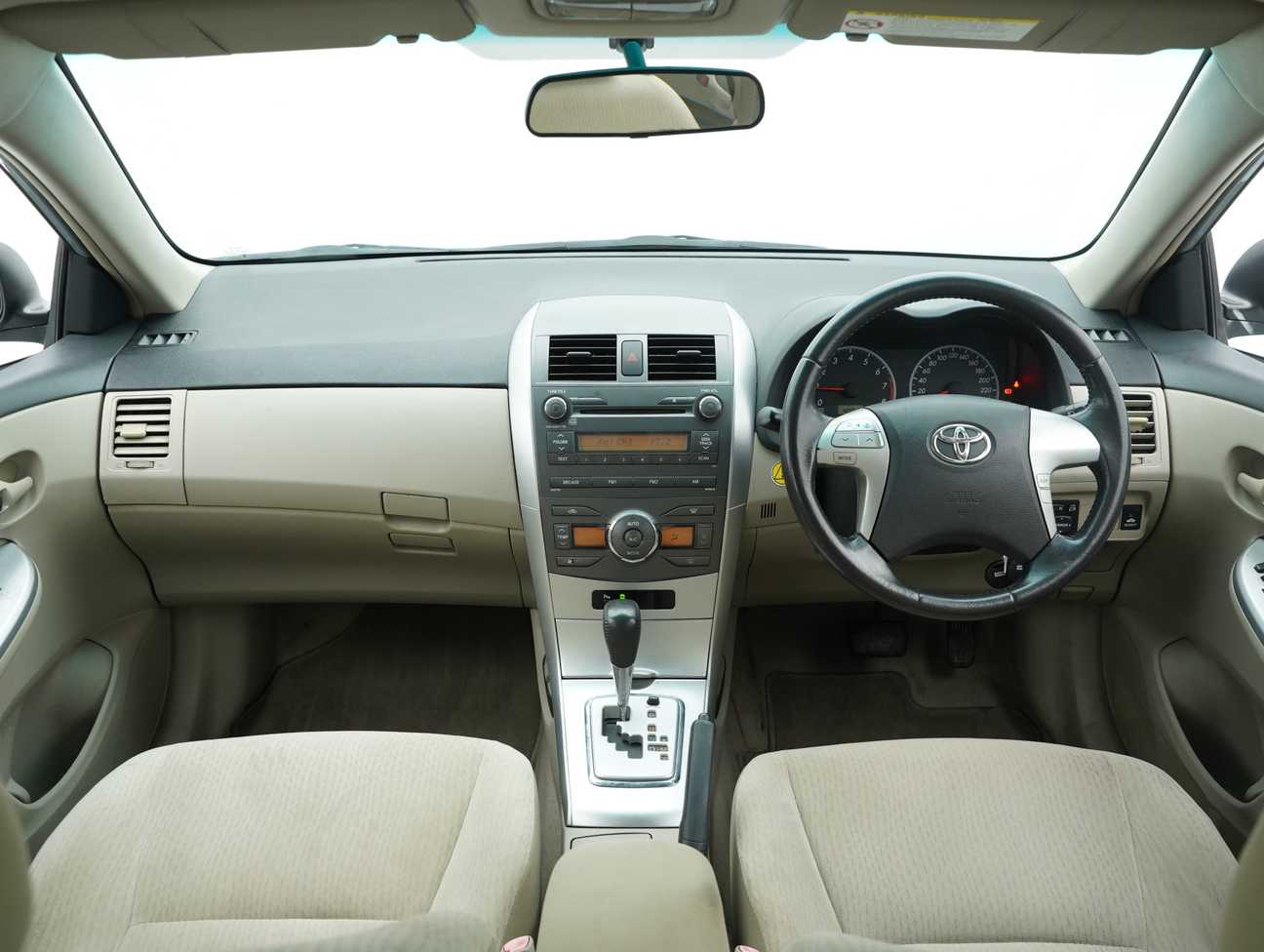 used 2011 Toyota Corolla Altis E 1.8