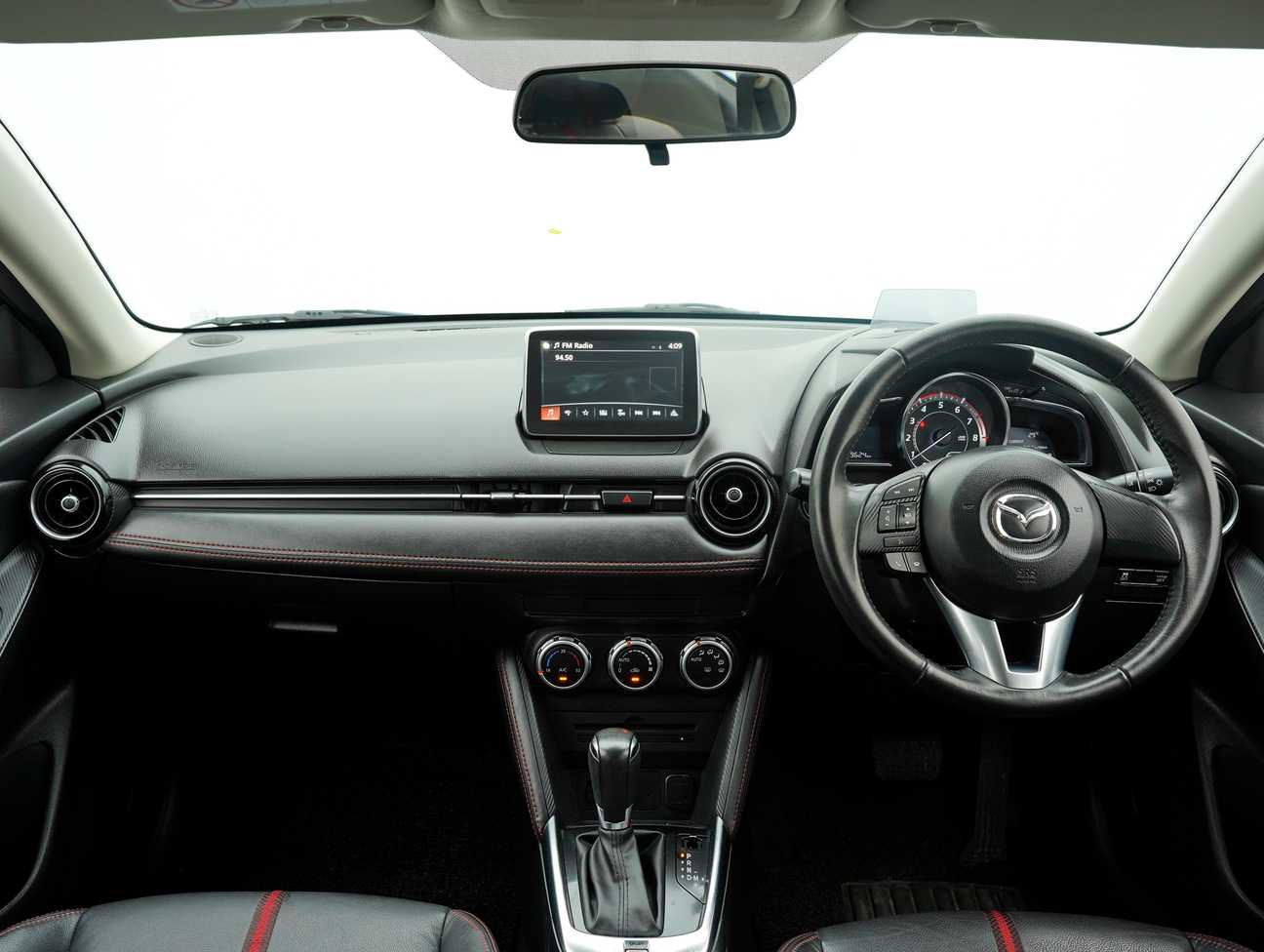 terpakai 2015 Mazda 2 SKYACTIV-G 1.5