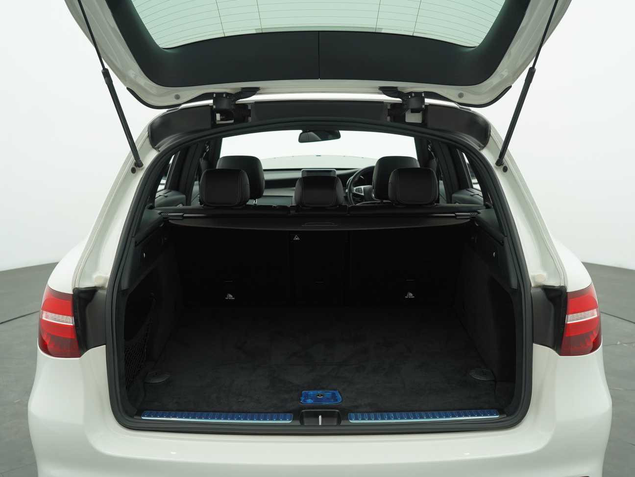 used 2019 Mercedes-Benz GLC250 4MATIC AMG Line 2.0