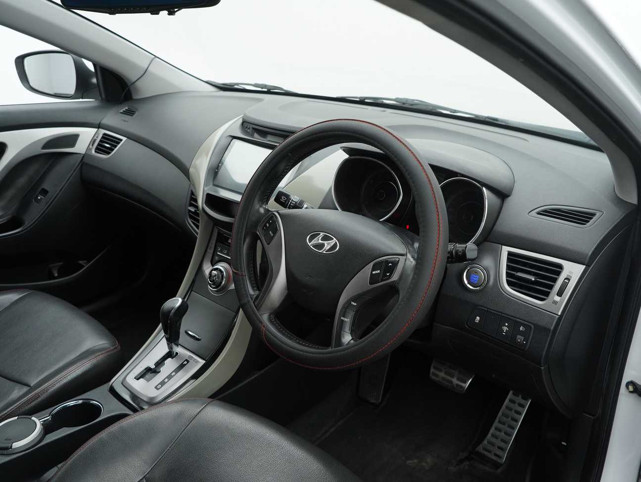 used 2014 Inokom Elantra  1.6