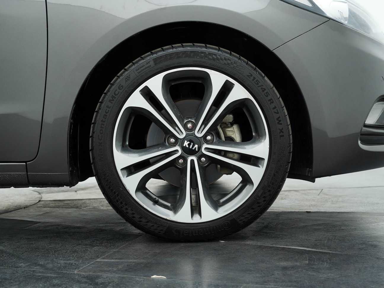 terpakai 2014 Kia Cerato  1.6