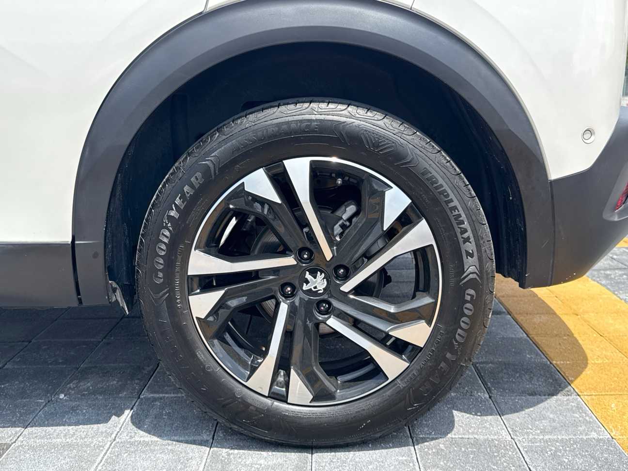 used 2024 Peugeot 2008 Allure 1.2