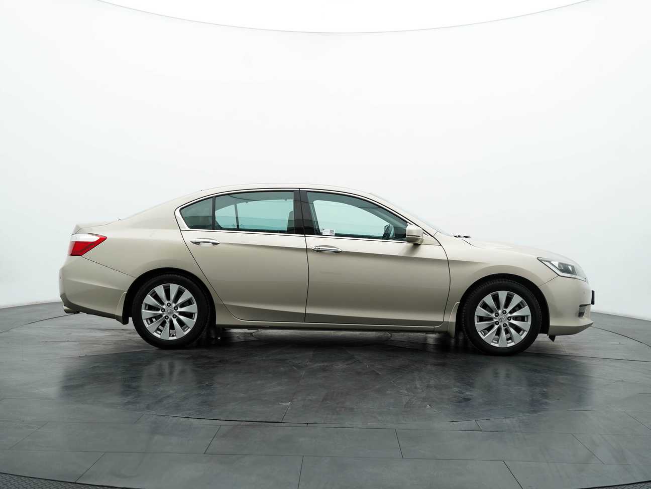 used 2015 Honda Accord VTi-L 2.0