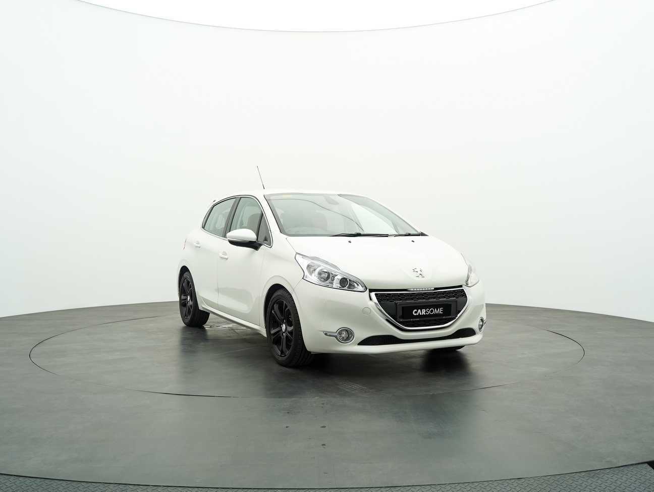 terpakai 2013 Peugeot 208 Allure 1.6