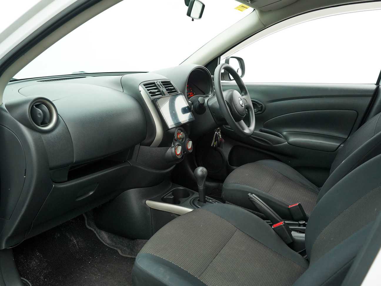 terpakai 2014 Nissan Almera E 1.5