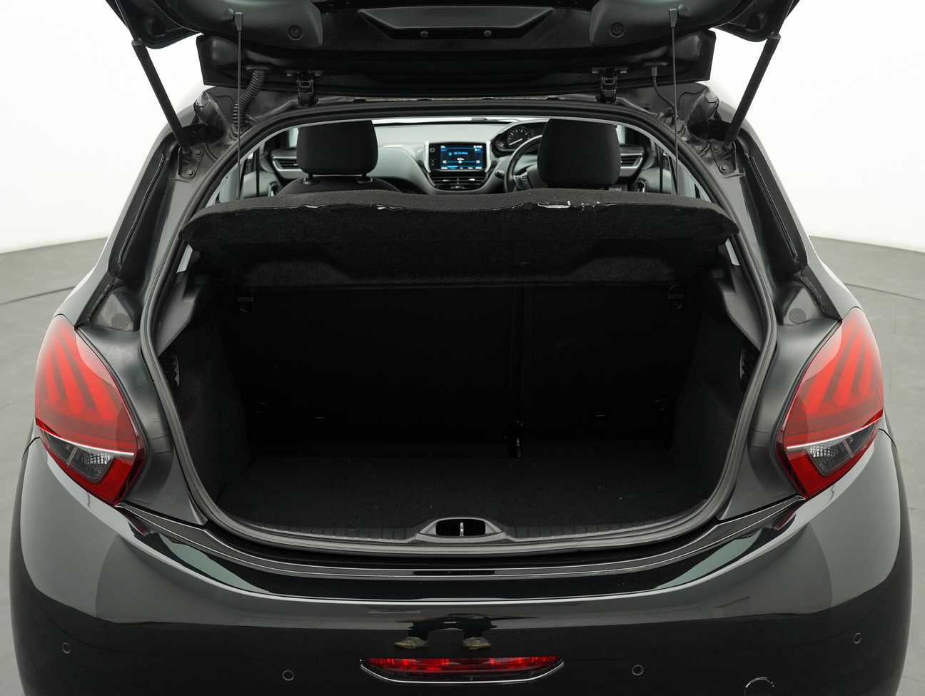 terpakai 2019 Peugeot 208 PureTech 1.2