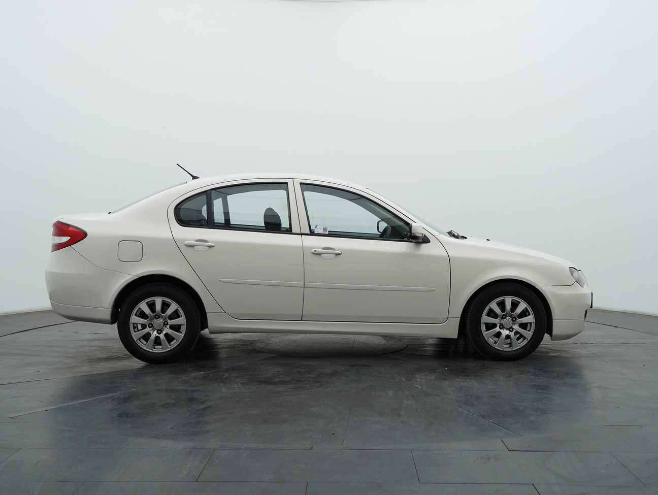 used 2014 Proton Persona SV 1.6