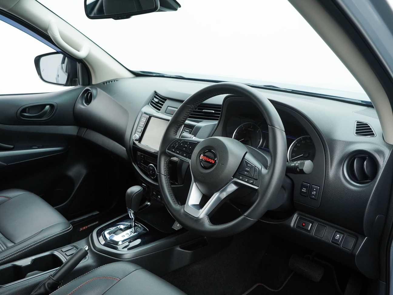 terpakai 2023 Nissan Navara PRO-4X Dual Cab 2.5