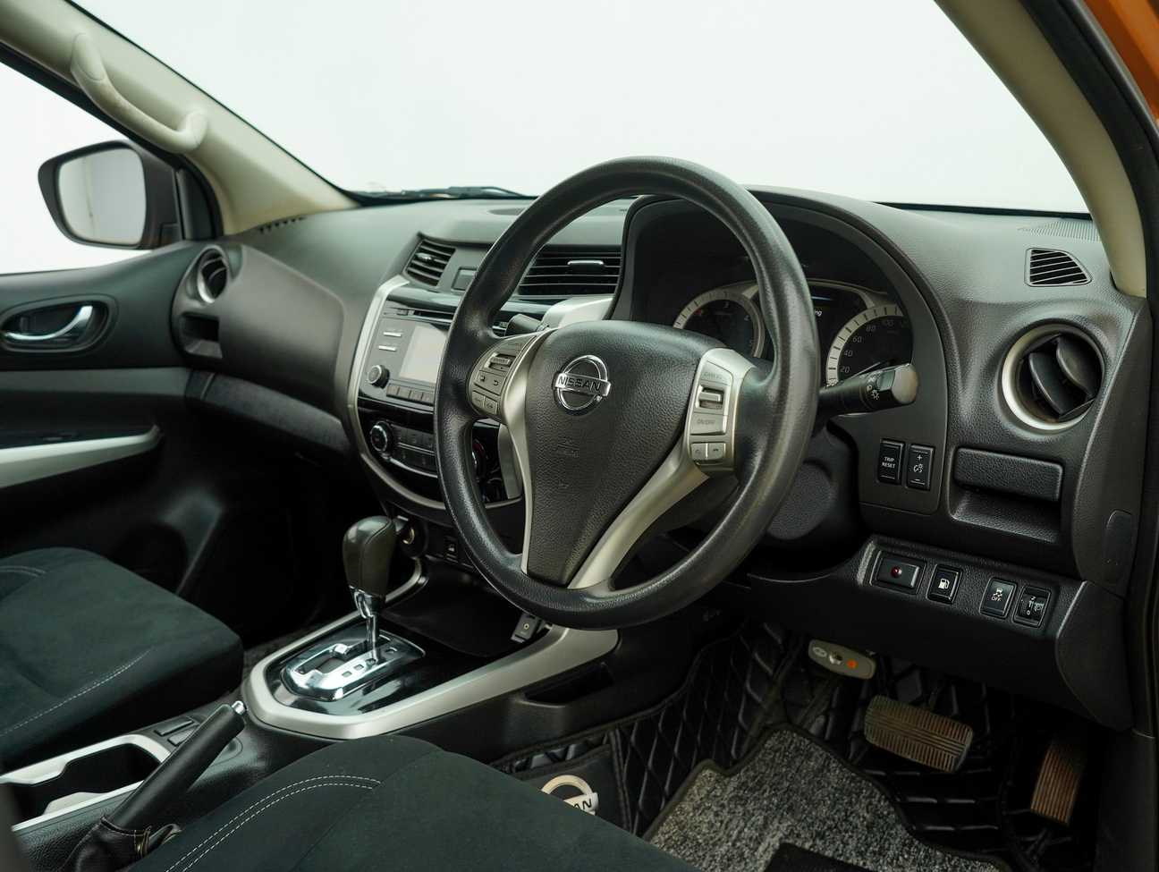 used 2018 Nissan Navara NP300 V Dual Cab 2.5