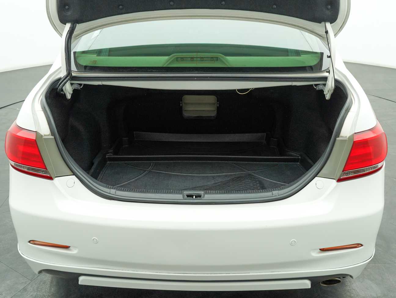 used 2011 Toyota Camry V 2.4