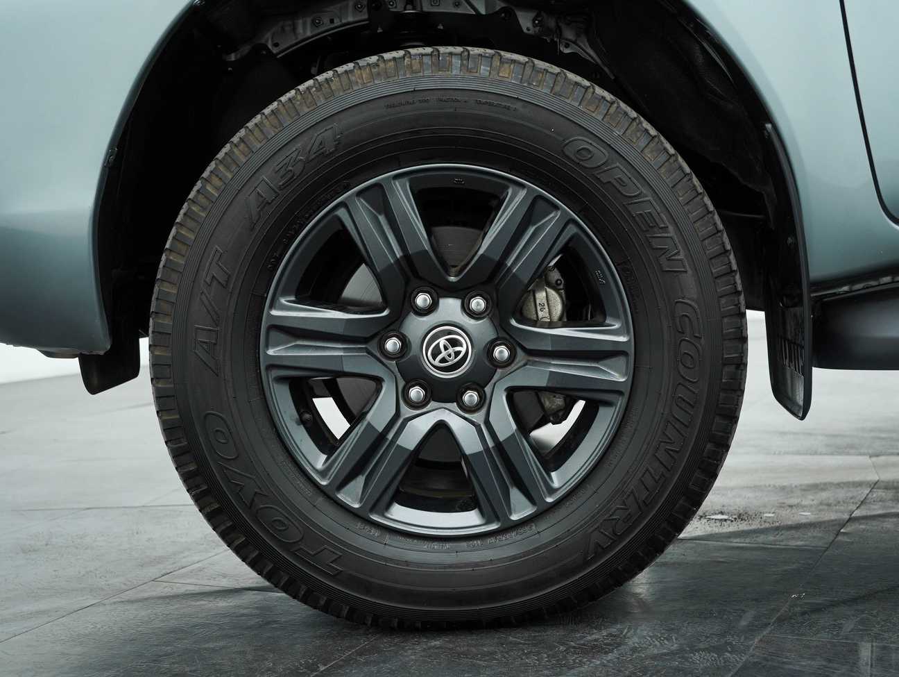 used 2023 Toyota Hilux E Dual Cab 2.4