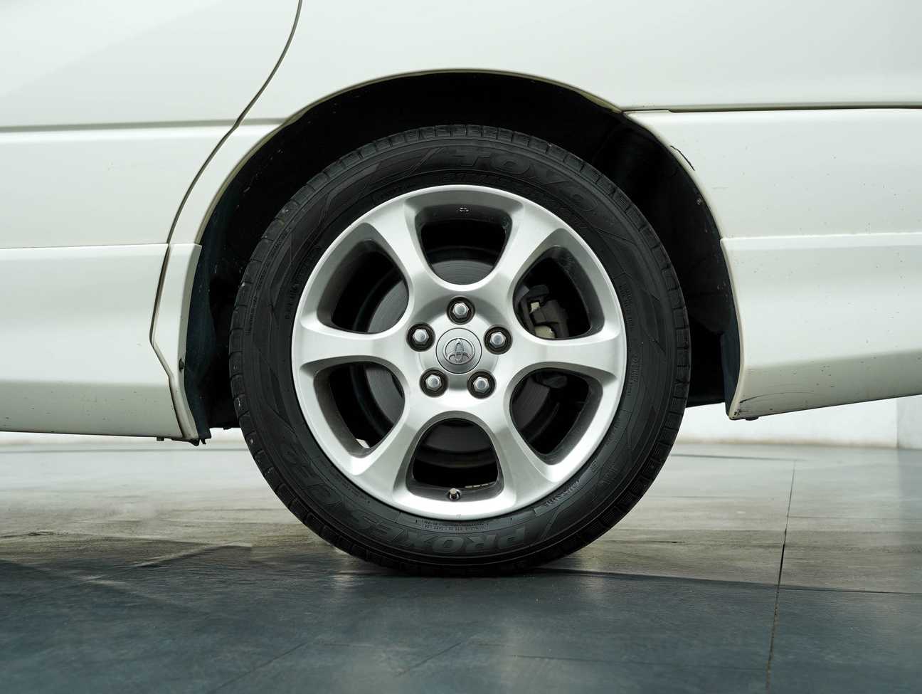 terpakai 2003 Toyota Estima Aeras 2.4