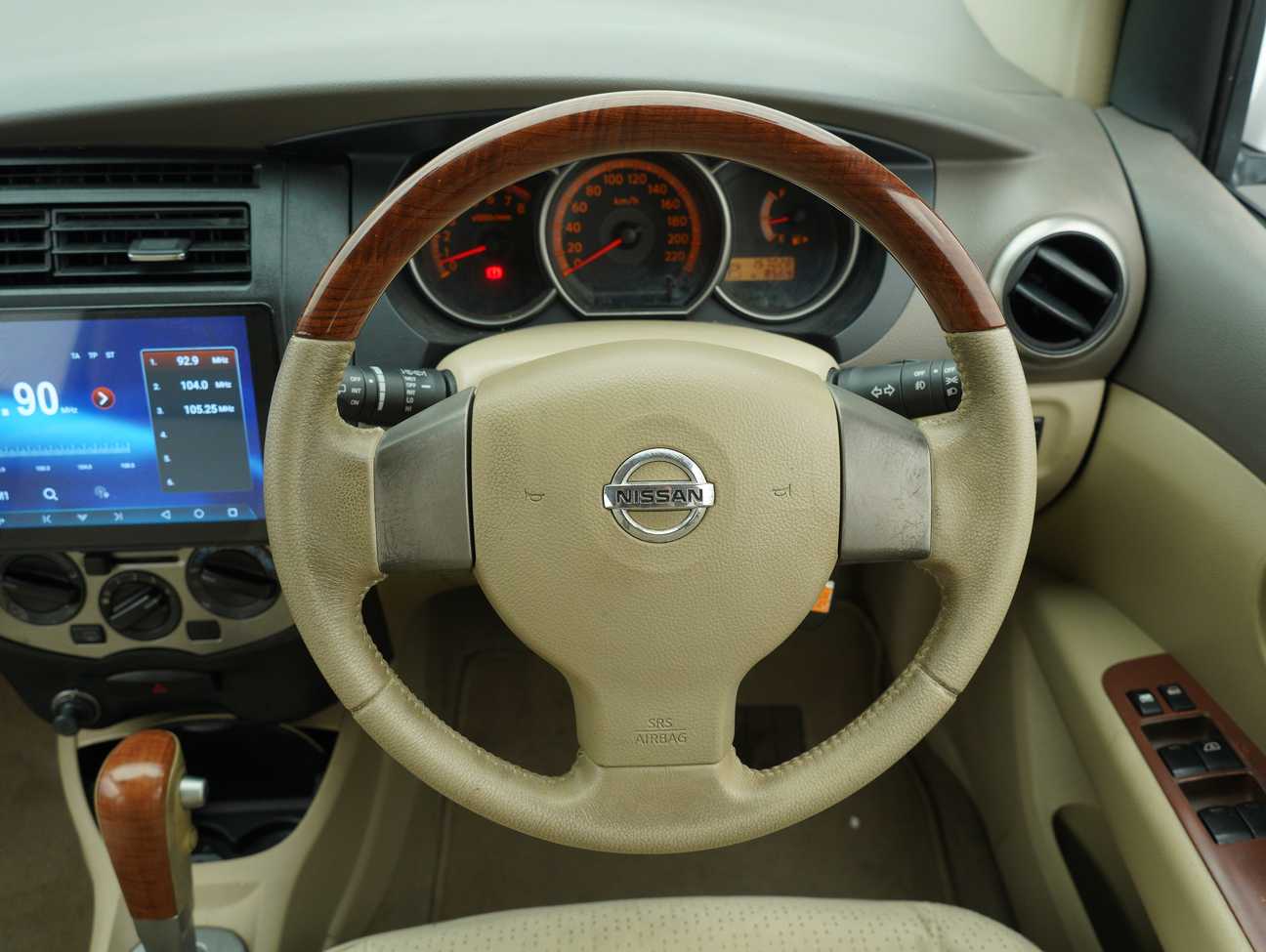 used 2011 Nissan Grand Livina Comfort 1.8