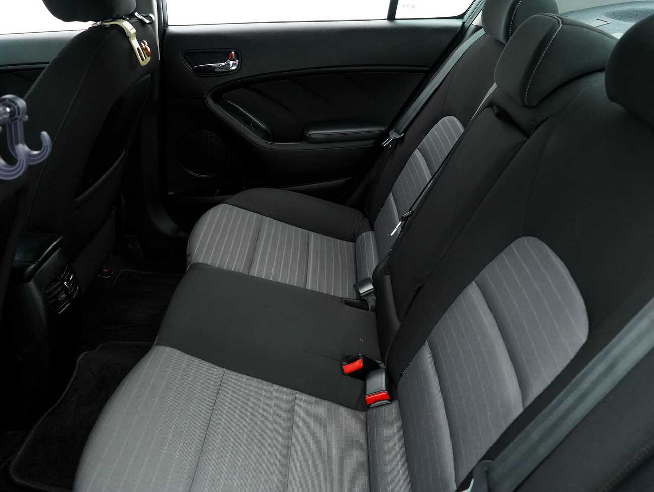 terpakai 2014 Kia Cerato  1.6