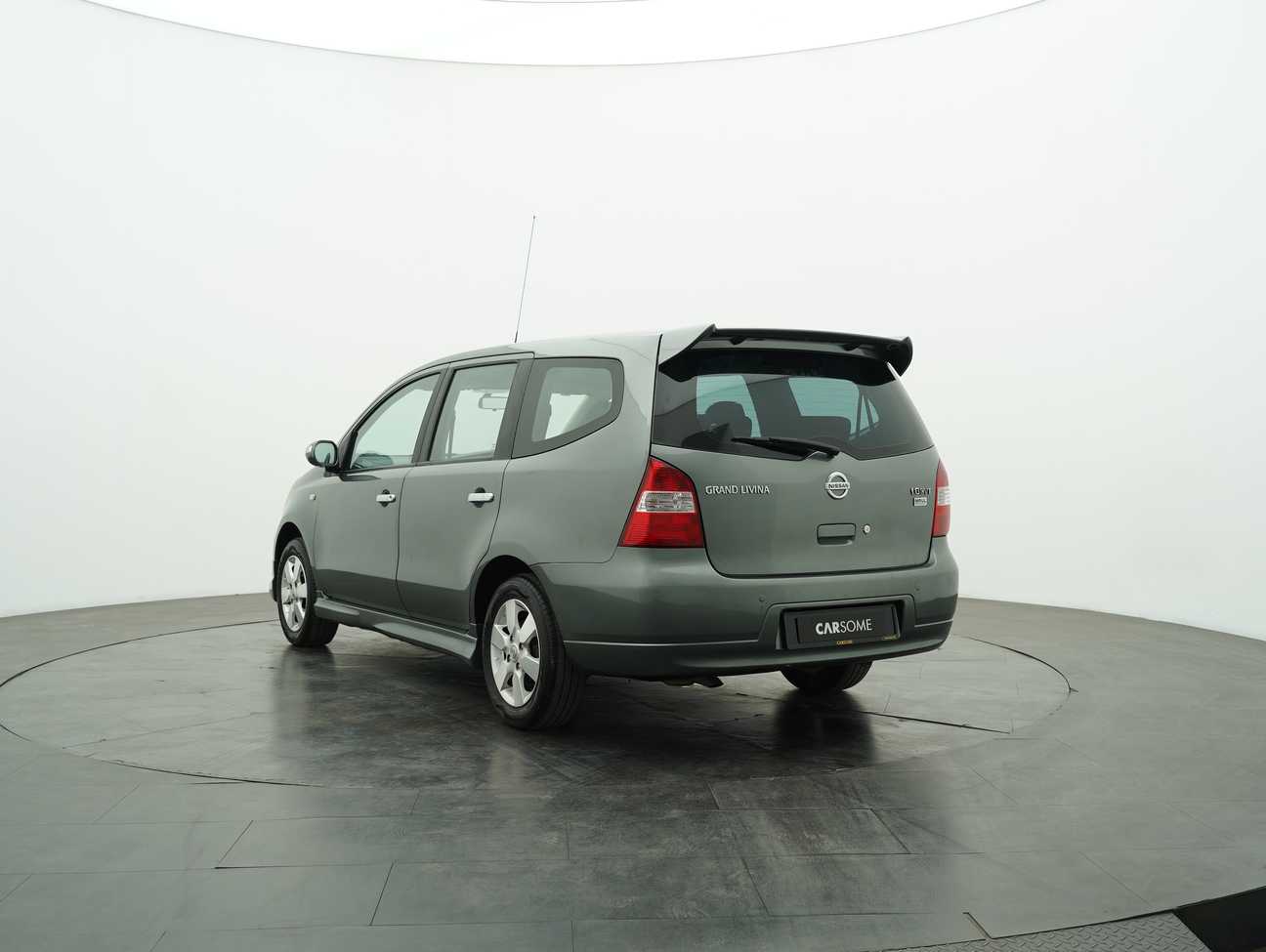 terpakai 2011 Nissan Grand Livina CVTC Comfort 1.8