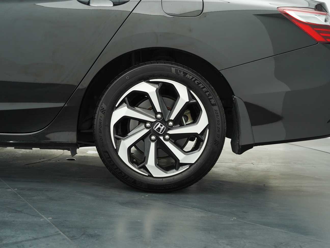 used 2018 Honda ACCORD VTI-L 2.0