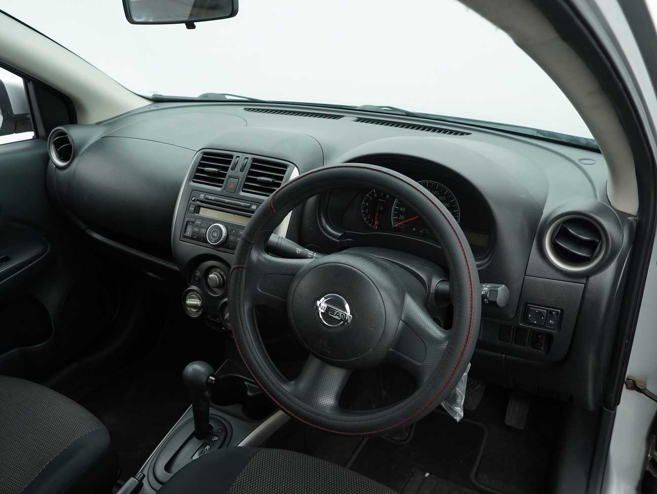 terpakai 2013 Nissan Almera E 1.5