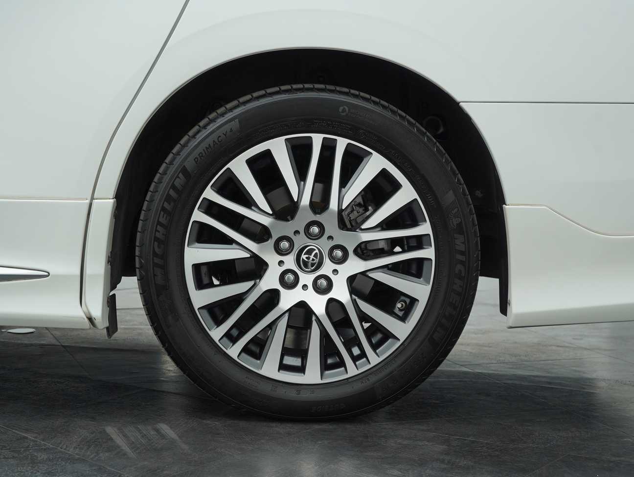 used 2016 Toyota Vellfire ZG 2.5