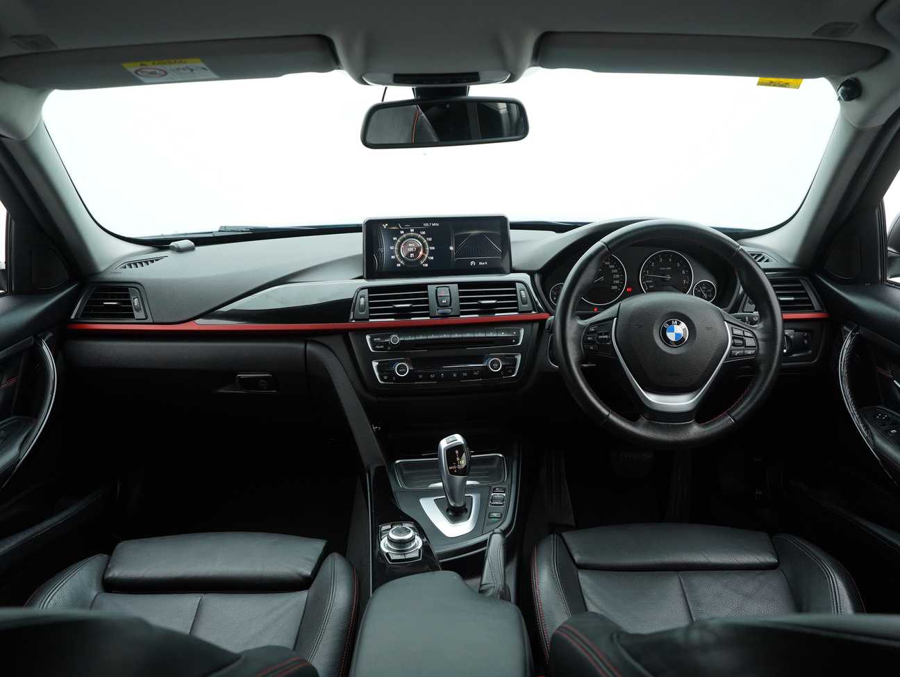 used 2015 BMW 320i Sport Line 2.0