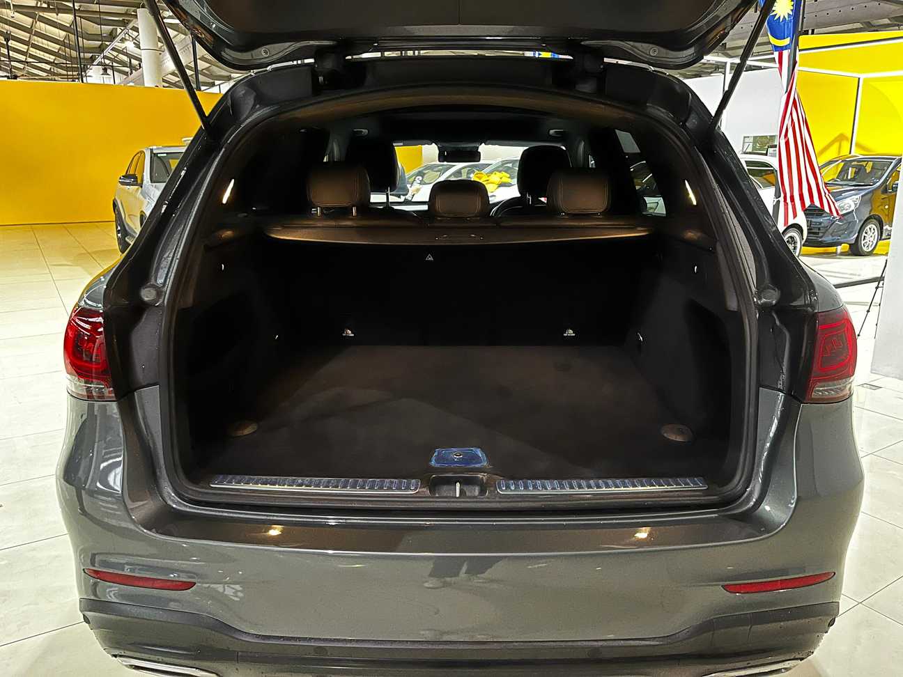 used 2020 Mercedes-Benz GLC300 4MATIC AMG Line 2.0