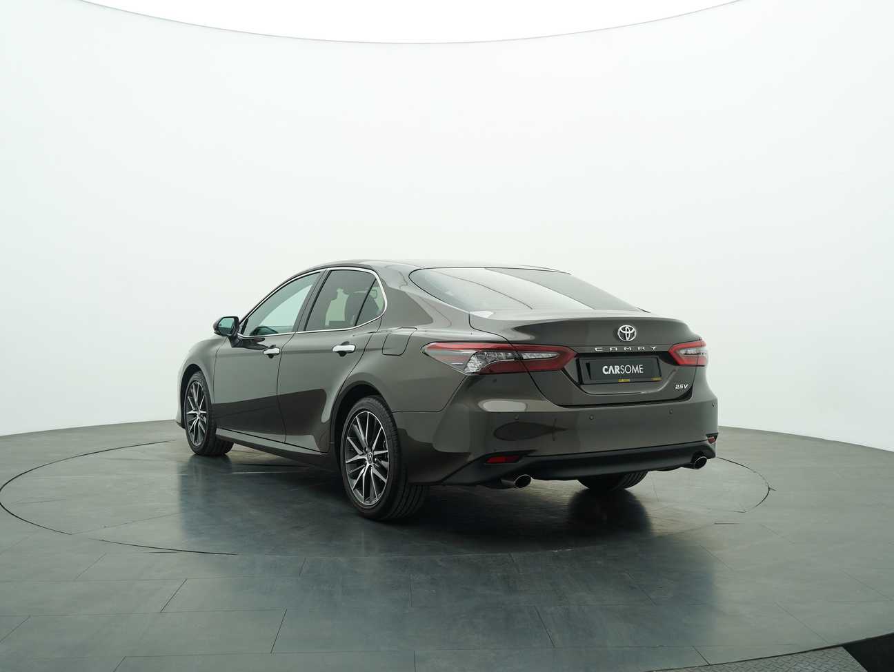 used 2023 Toyota Camry V 2.5
